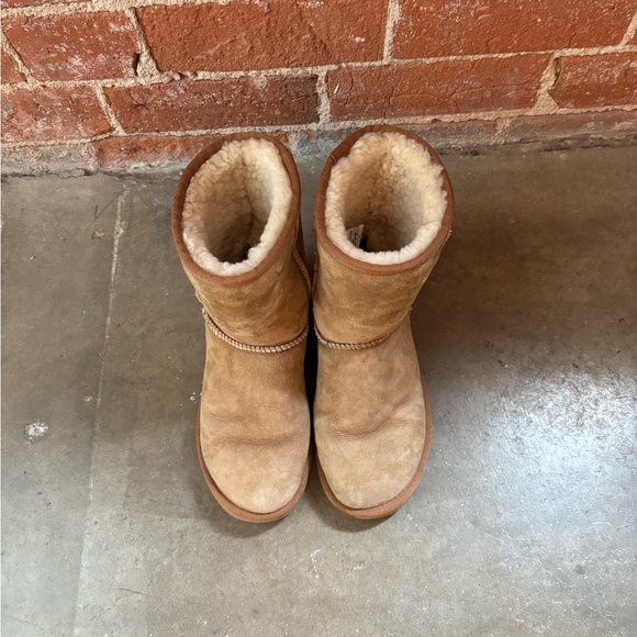 UGG Classic Short Boots Chestnut - Picture 9 of 12